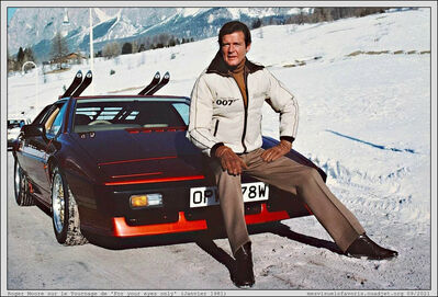 Roger Moore - 011981

